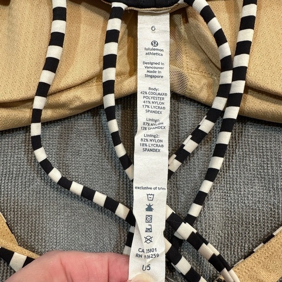 Lululemon Free to Be Tank Top in Classic Black & White Stripe - Size 6 - Picture 8 of 12